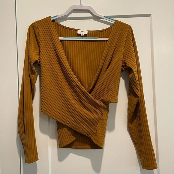 Revolve LPA Skya Top - Picture 2 of 3